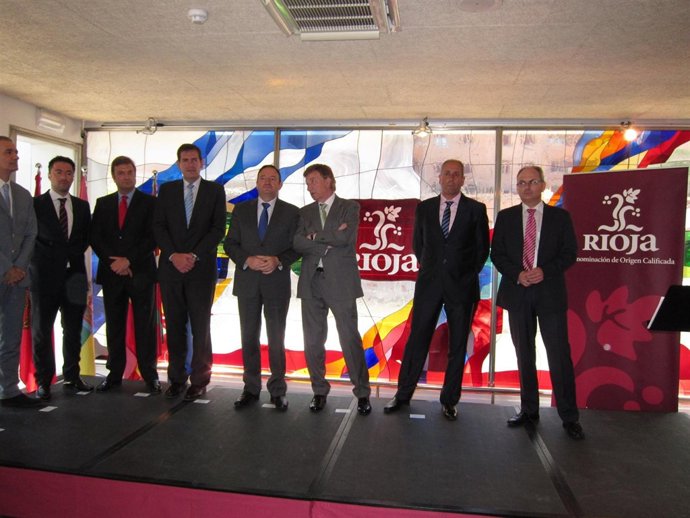 Acto de posesión de Lecea como presidente de la DOC Rioja