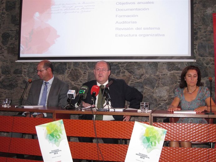 Presentación de la memoria de la Refinería