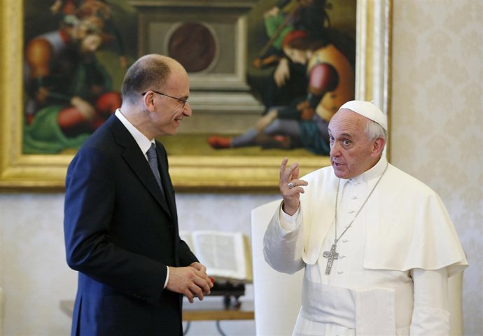 El Papa Francisco y Letta