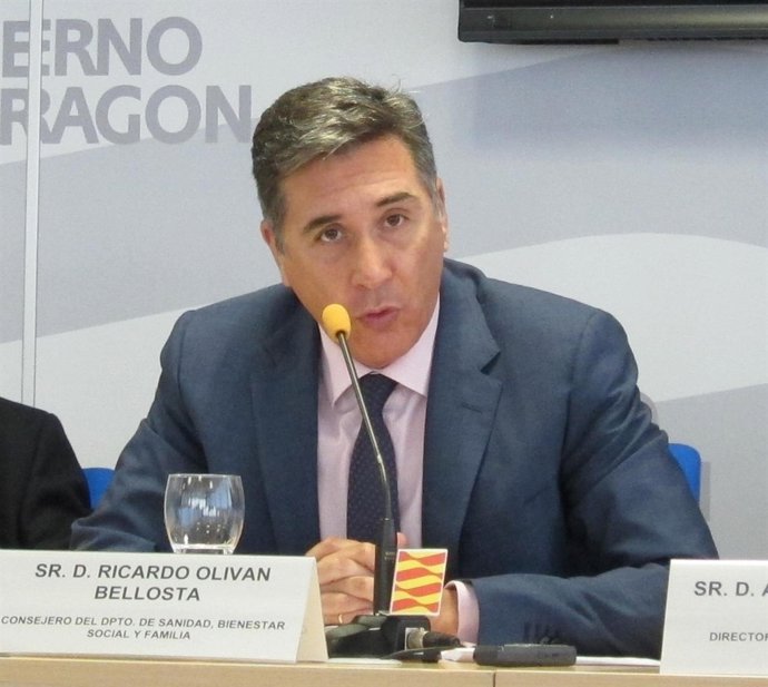 El consejero de Sanidad, Bienestar Social y Familia de Aragón, Ricardo Oliván