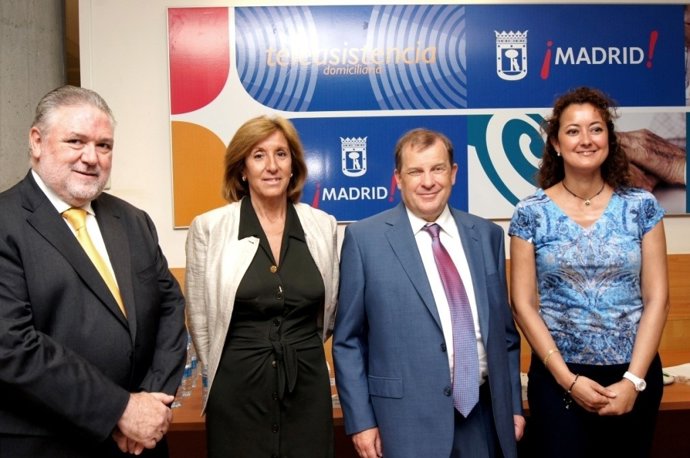 Dolores Navarro presenta campaña Ola de Calor 2013           