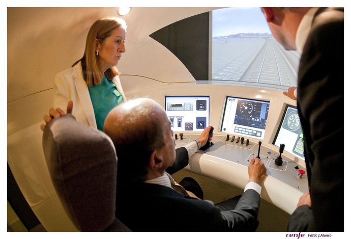 El presidente del SRO visita el centro de formación de Renfe