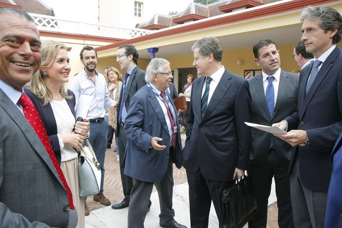 Participnates mesa redonda Turismo UIMP