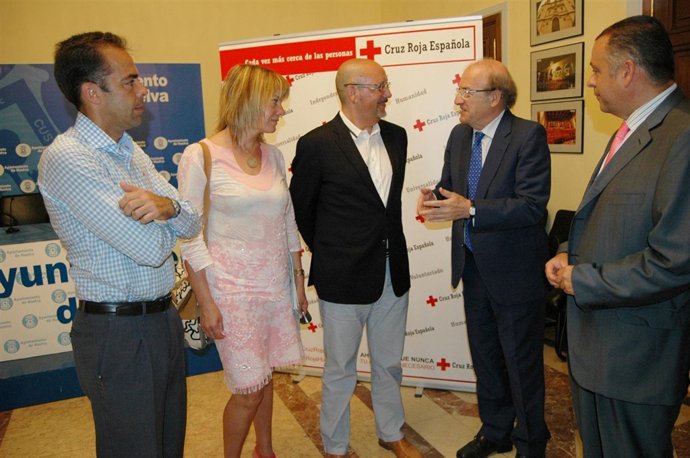 Proyecto entre el Ayuntamiento, Nutrición Center y Cruz Roja. 