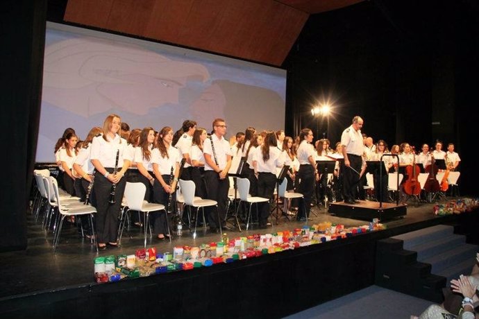 Éxito musical y solidario en el primer concierto solidario del verano de Cáritas
