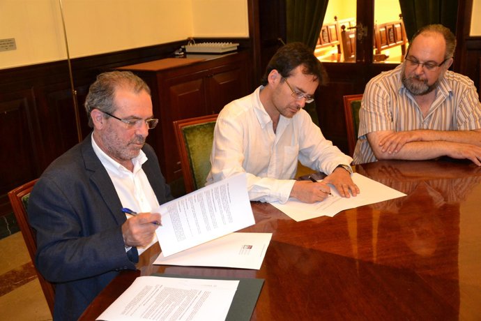 El presidente provincial de Lleida, J.Reñé, y el director de orquesta A.Reverté.