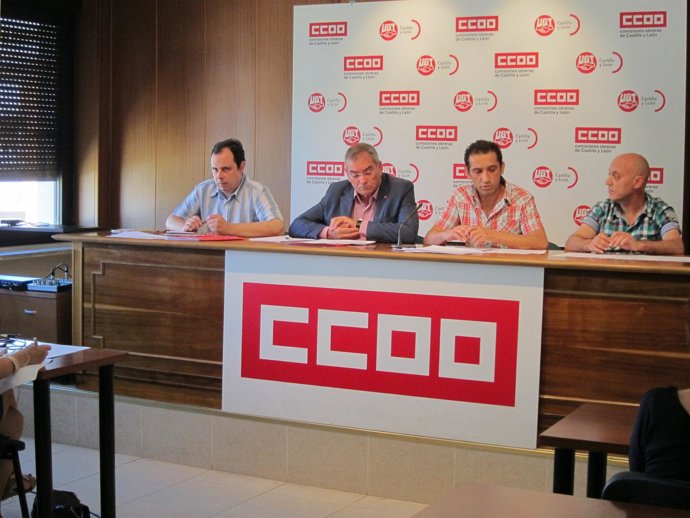 Sindicatos de CC.OO y UGT explican a los periodistas que recurrirán al Serla