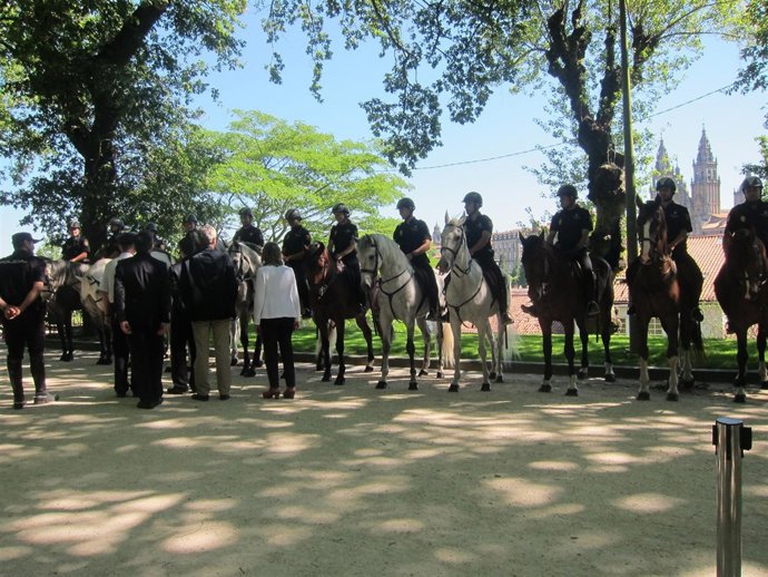 Operativo de caballería de la Policía Nacional destinado a Galicia