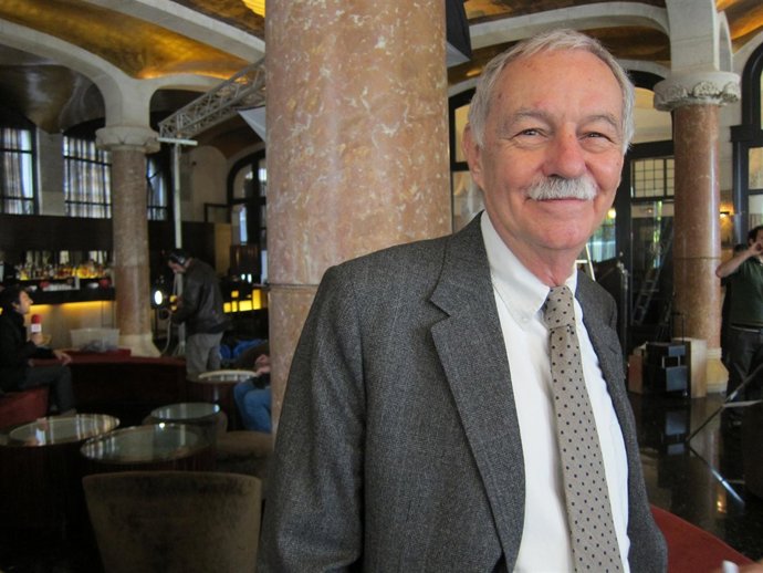 Eduardo Mendoza