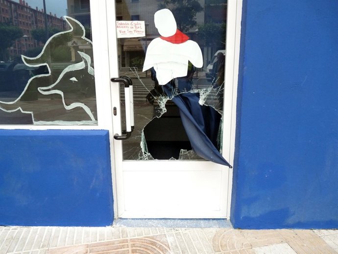 Daños en un comercio en un intento de robo en Pamplona.