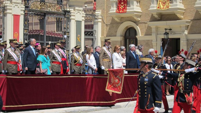 SAR los Príncipes de Asturias presiden la entrega de despachos en la AGM