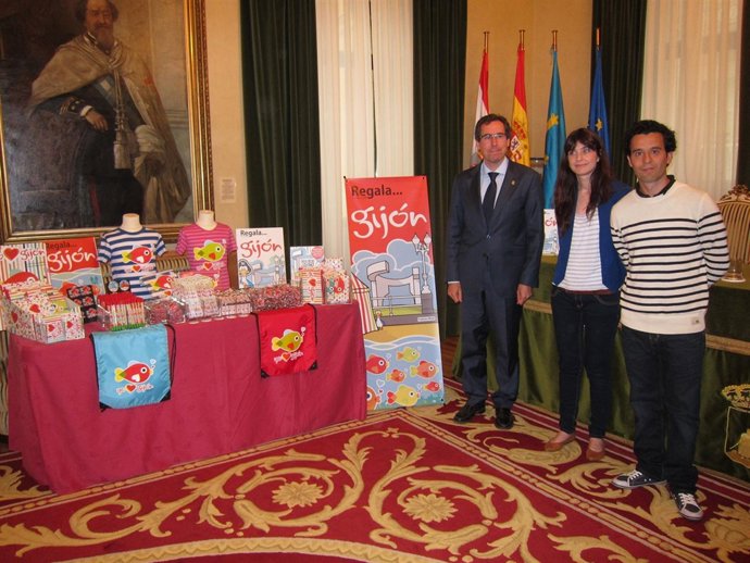 Couto (izquierda) y Cayarga durante la presentación.