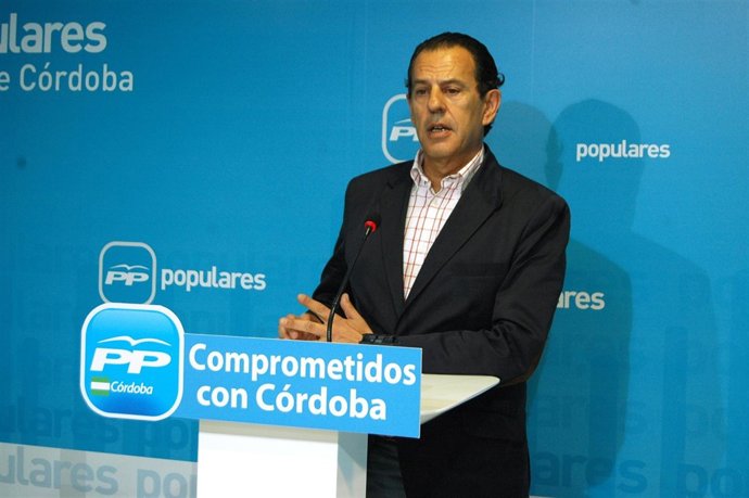 Rafael Merino en la sede del PP de Córdoba