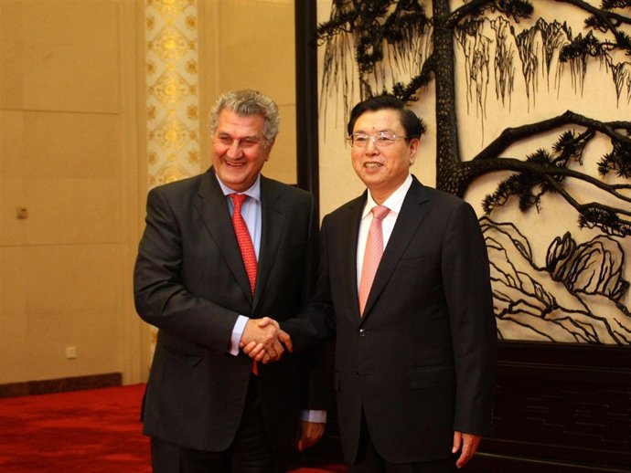 El presidente del Congreso, Jesús Posada, con el presidente la Asamblea Popular 