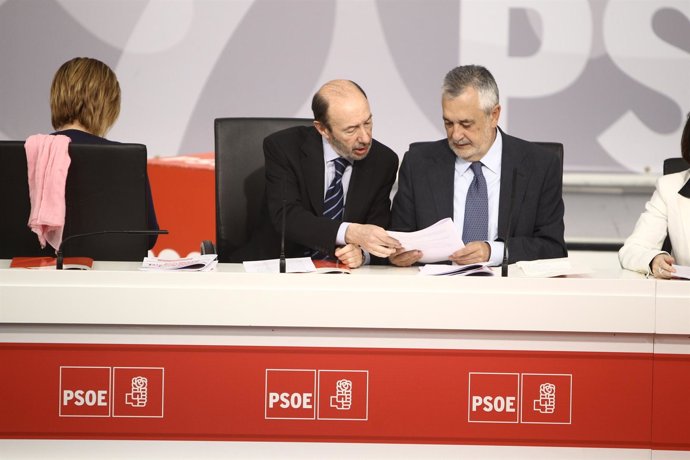 Rubalcaba Y Griñán En La Reunión De La Ejecutiva Del PSOE