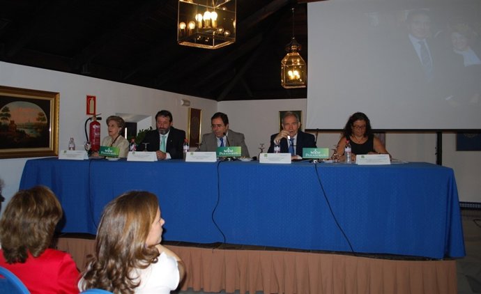 Homenaje a Rosario Valpuesta en los cursos de verano de la UPO