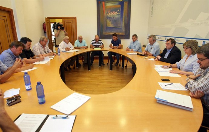Reunión entre la Consellería do Mar y la flota del pulpo