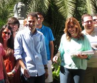 Susana Díaz recibe 1.000 avales de Juventudes y anima a los jóvenes a ser "rebeldes" para "proteger el talento"