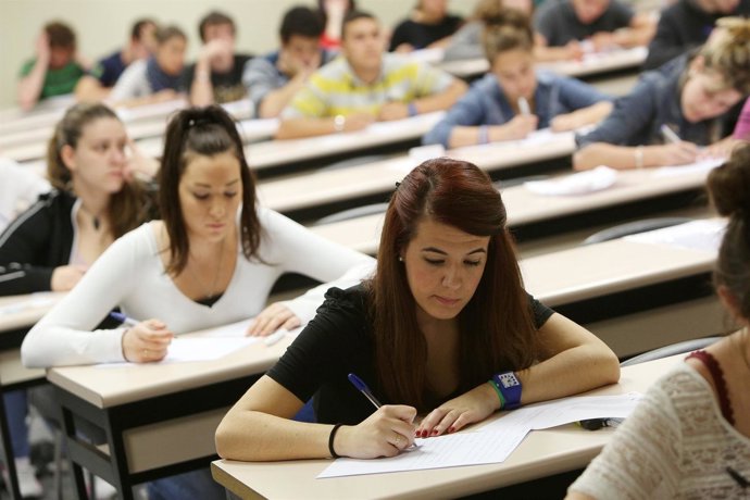 Examen de Selectividad en la UPNA