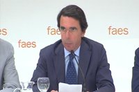 Aznar defiende la reforma fiscal de FAES para una "rápida" recuperación y Rajoy responde que la tendrá en cuenta