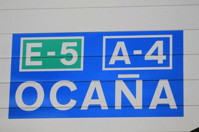 Carteles de carreteras (E-5 y A-4 Ocaña)