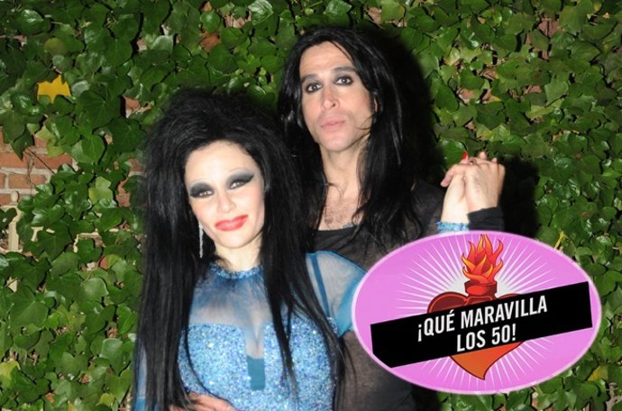 Alaska y Mario en el 50 cumpleaños de la cantante