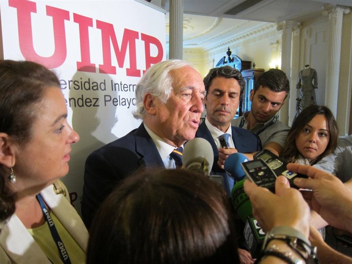 Carlos Espinosa de los Monteros, en la UIMP