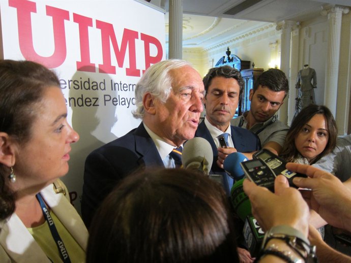 Carlos Espinosa de los Monteros, en la UIMP