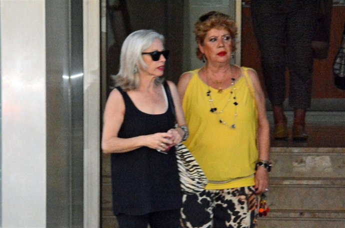 María Jiménez acude a una de sus sesiones de radio terapia