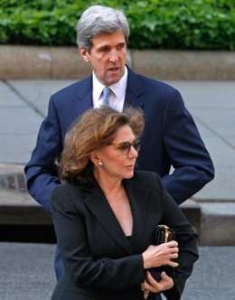  John Kerry Y Su Esposa Teresa Heinz Kerry 