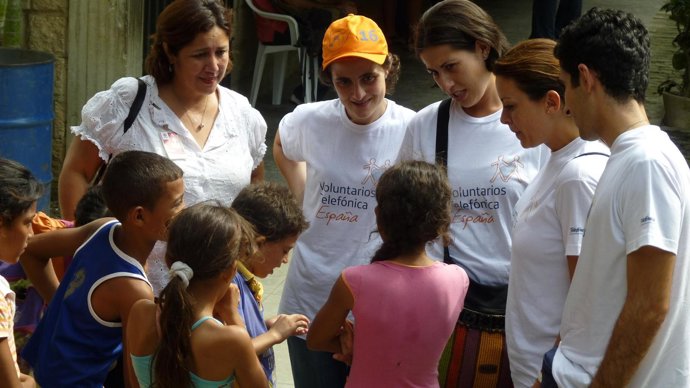Voluntarios vacaciones solidarias telefónica
