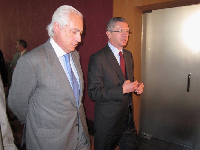 Gallardón junto al presidente del TSJCyL, José Luis Concepción.