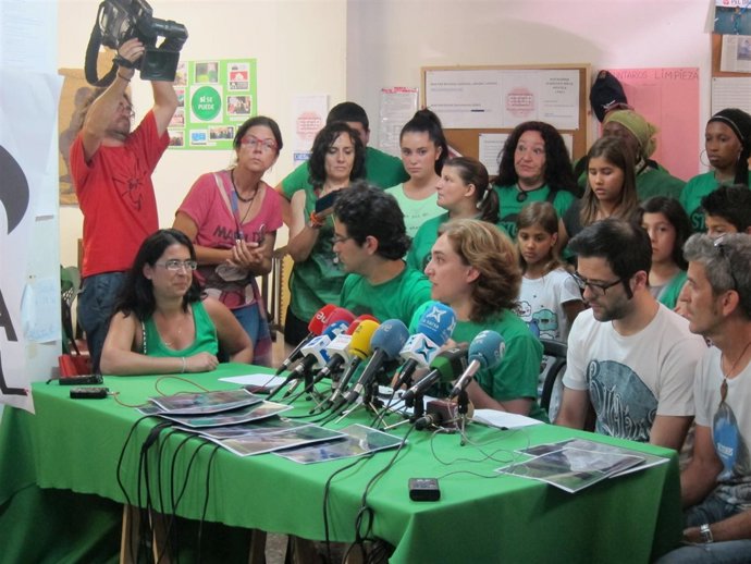 La PAH presenta el manual para "recuperar" viviendas de bancos vacías