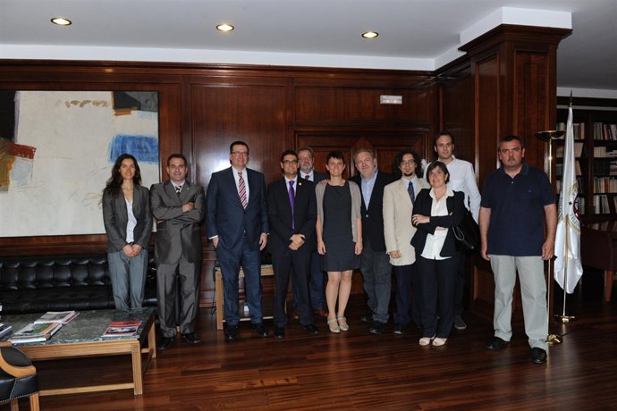 Convenio entre al UPV y Academy Cube