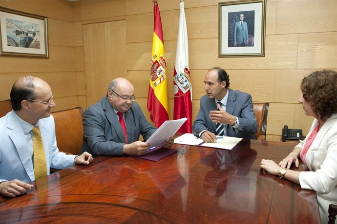 Firma del convenio para la Cátedra Comillas