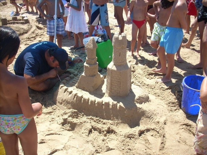 Concurso familiar de castillos de arena de Fundación Cajasol