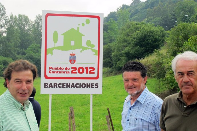 El consejero de Obras Públicas en Barcenaciones, 'Pueblo de Cantabria' 2012