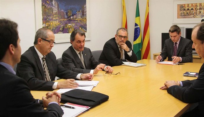 Artur Mas, con representantes de la aerolínea Latam
