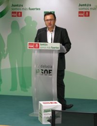 PSOE-A exige al Gobierno que retire el "vergonzoso" recurso al decreto antidesahucios y dice que PP se alinea con bancos