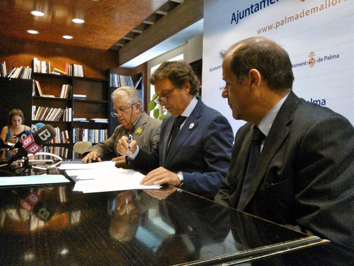 Firma convenio de Biciregistro