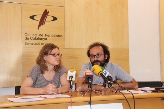 La pvoz de IAEDEN-Salvem l'Empordà, Bàrbara Schmitt, y el abogado Benet Salellas