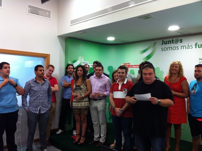 Militantes del PSOE de la plataforma 'Ahora Susana'