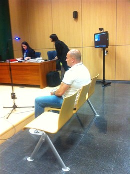 El acusado de lanzar a su mujer desde la azotea