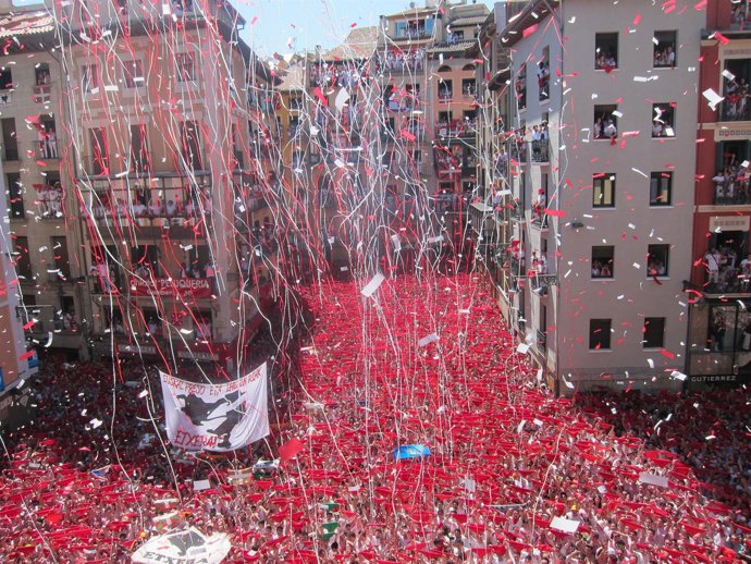 Chupinazo de las fiestas de San Fermín 2013