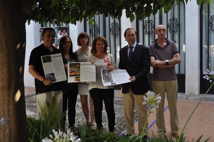Gómez y Jaén (centro) en la presentación