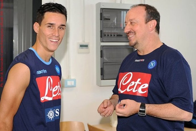 Callejón charla con Rafa Benítez en Nápoles