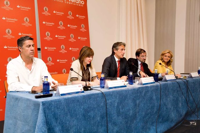 El presidente de la FEMP y alcalde de Santander en El Escorial