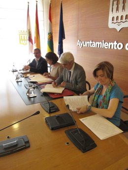 Gamarra y Arnáez firman el convenio