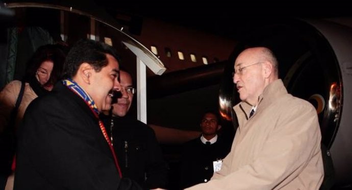 Maduro llega a cumbre Mercosur en Uruguay
