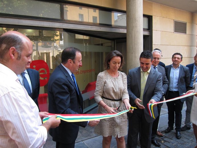 Gamarra y Sanz inauguran sede AJER